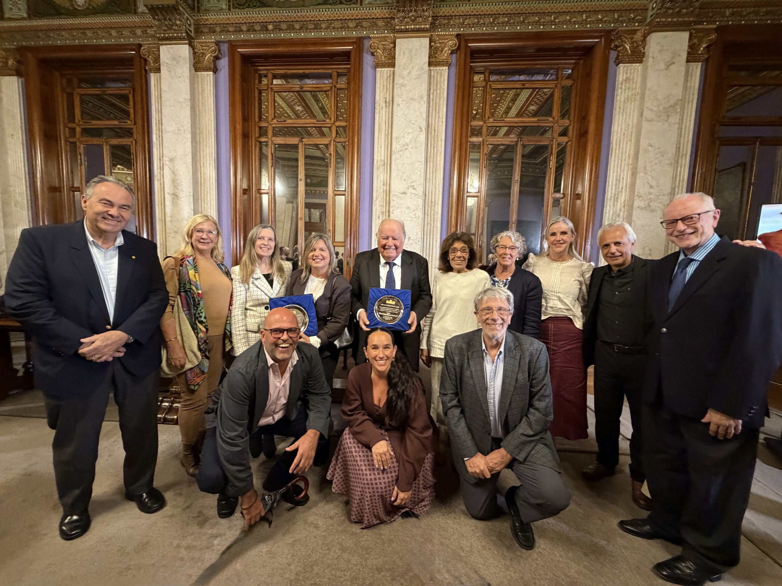 Fundación Astur y Enrique V. Iglesias, reconocidos como “Héroes Contemporáneos del Bicentenario”